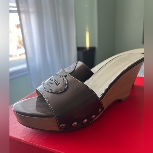 Prada Patent Leather wedge size 38 - Picture 7 of 7